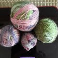 Kundenbild Wikingergarn Nordlys 100g - Grün/Blau/Rosa (935)