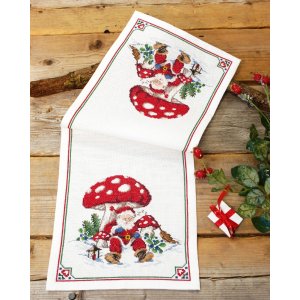 Stickset Läufer - Weihnachtsmann am Pilz Stickset Läufer - Weihnachtsmann am Pilz