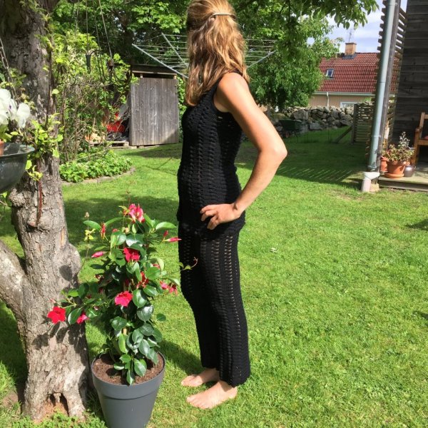 Häkelanleitung - Gehäkelter Hosenanzug Häkelanleitung - Gehäkelter Hosenanzug