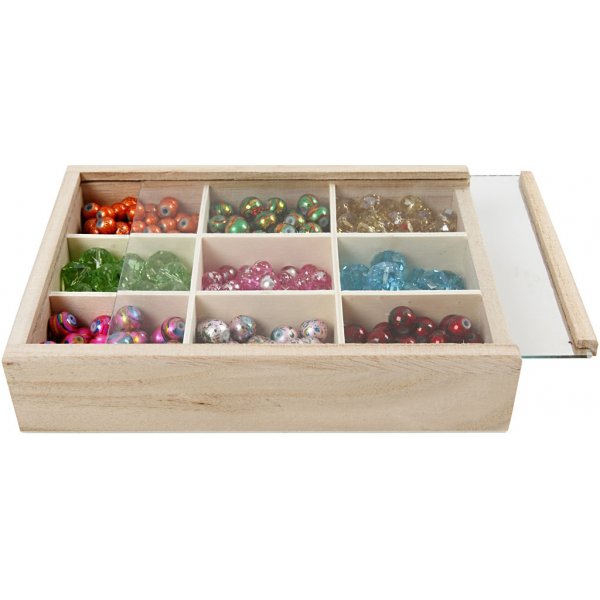 Box mit Fächern und Schutzdeckel Box mit Fächern und Schutzdeckel