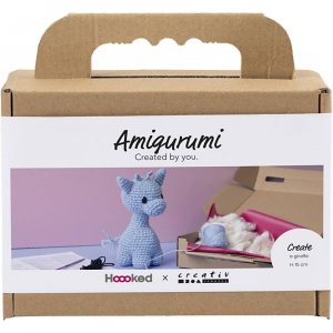 DIY-Set Amigurumi Giraffe hellblau - 1 Packung. DIY-Set Amigurumi Giraffe hellblau - 1 Packung.