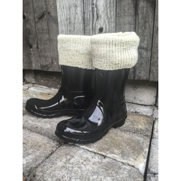 Strickanleitung - Lange gestrickte Socken Strickanleitung - Lange gestrickte Socken