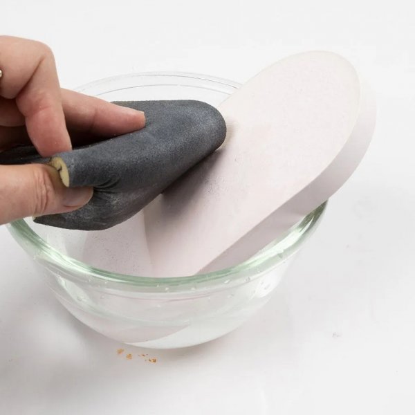 Starten Sie den DIY-Bausatz für Kunstharzguss, Kerzenständer und Tabletts Starten Sie den DIY-Bausatz für Kunstharzguss, Kerzenständer und Tabletts