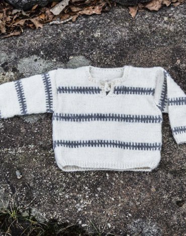 Strickanleitung - Musterstrickpullover (Kragenschnrung)