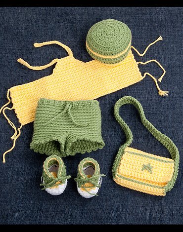 Häkelanleitung - Häkeloberteil, Shorts, Mütze, Tasche und Schuhe für die Puppe Häkelanleitung - Häkeloberteil, Shorts, Mütze, Tasche und Schuhe für die Puppe