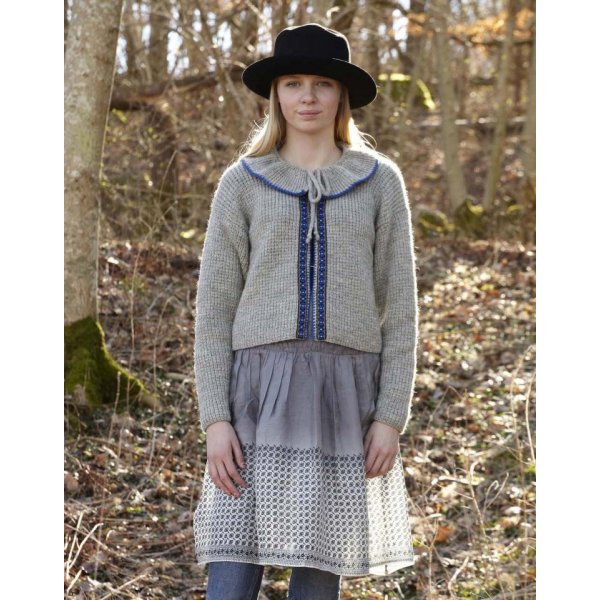 Strickanleitung - Strickjacke (mit Schnrsenkeln und Kragen)