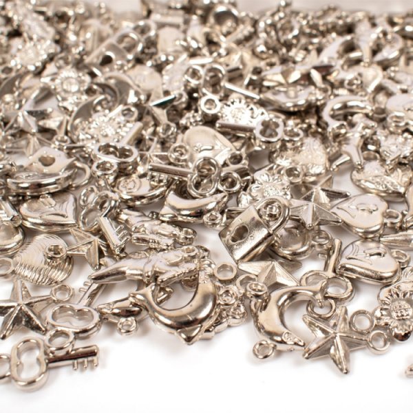 Kunststoffanhänger, silberfarben, 9 Formen, 200 Stück Kunststoffanhänger, silberfarben, 9 Formen, 200 Stück