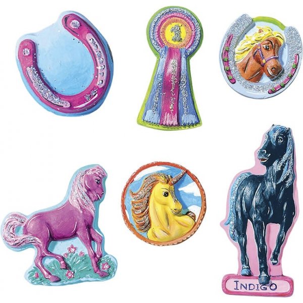 Pferde gießen und mit Glitzer bemalen Pferde gießen und mit Glitzer bemalen