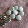 Kundenbild Verkleidete Messingkn�pfe silberfarben - 19 mm ohne Werkzeug 5 Stk