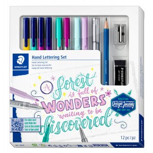 Handlettering-Set mit Triplus-Stiften und Zubehör - 12-teilig Handlettering-Set mit Triplus-Stiften und Zubehör - 12-teilig