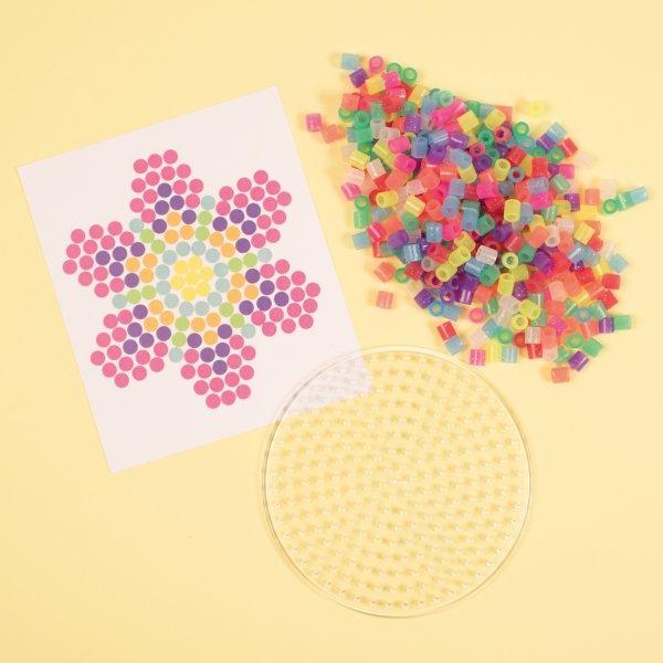 Die Röhrenperle mit flachen 1.000 Glitzerstücken Die Röhrenperle mit flachen 1.000 Glitzerstücken